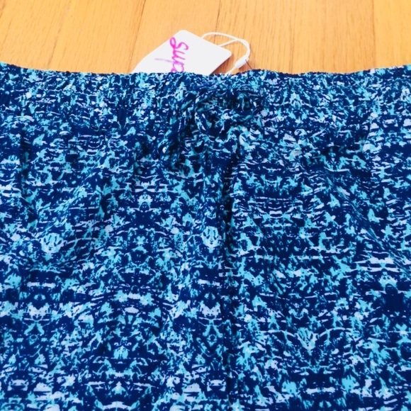 NWT Supre blue patterned shorts with pockets - Picture 3 of 7